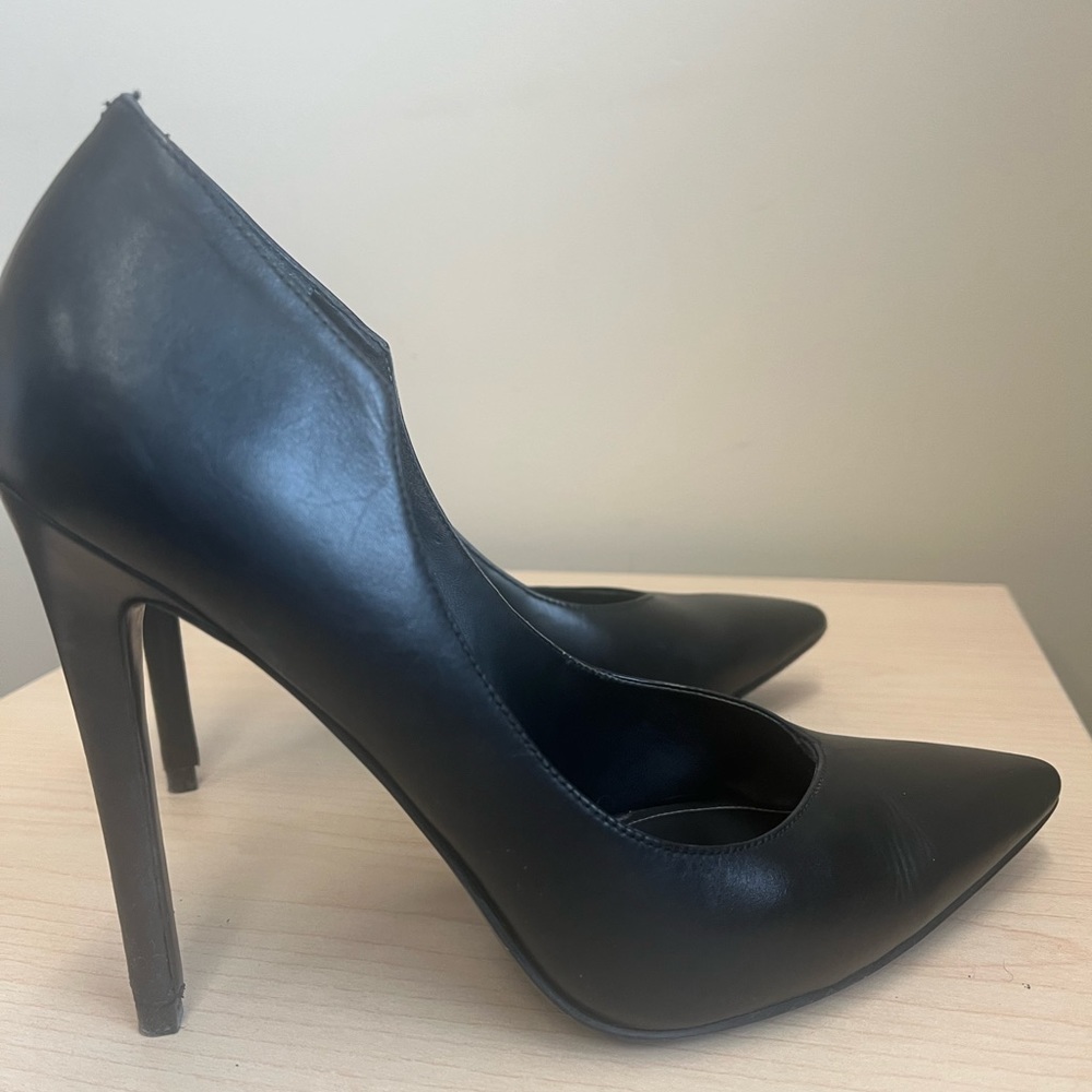Kendall & Kylie stiletto shoes